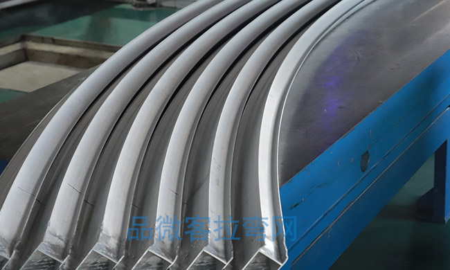 提升空間美學(xué)：不銹鋼裝飾類(lèi)拉彎在室內(nèi)外設(shè)計(jì)中的重要性