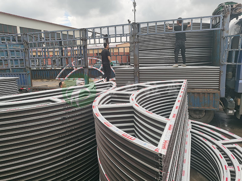 60框成品圓弧窗